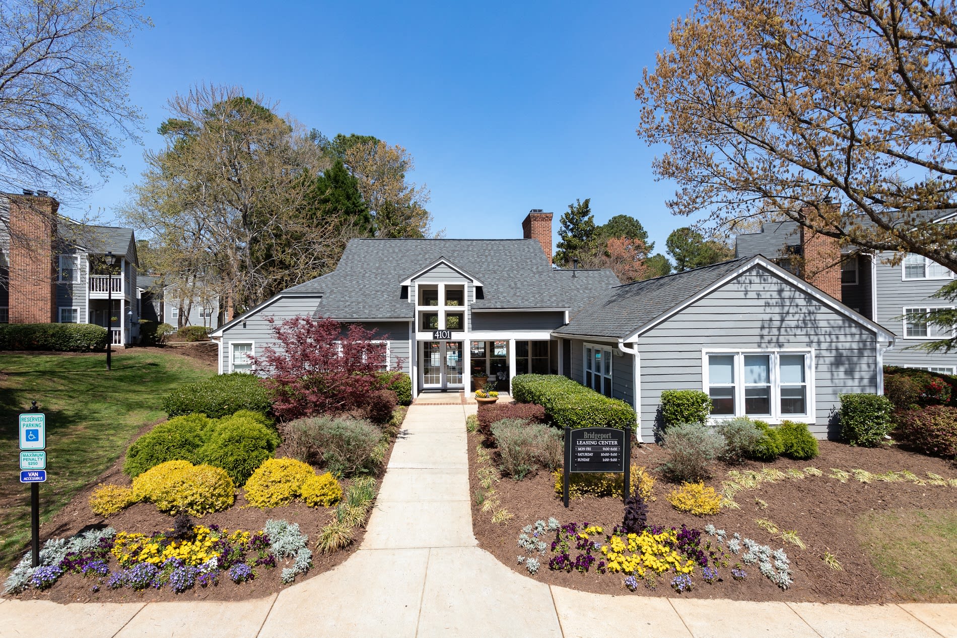 Exterior Bridgeport|Exterior
